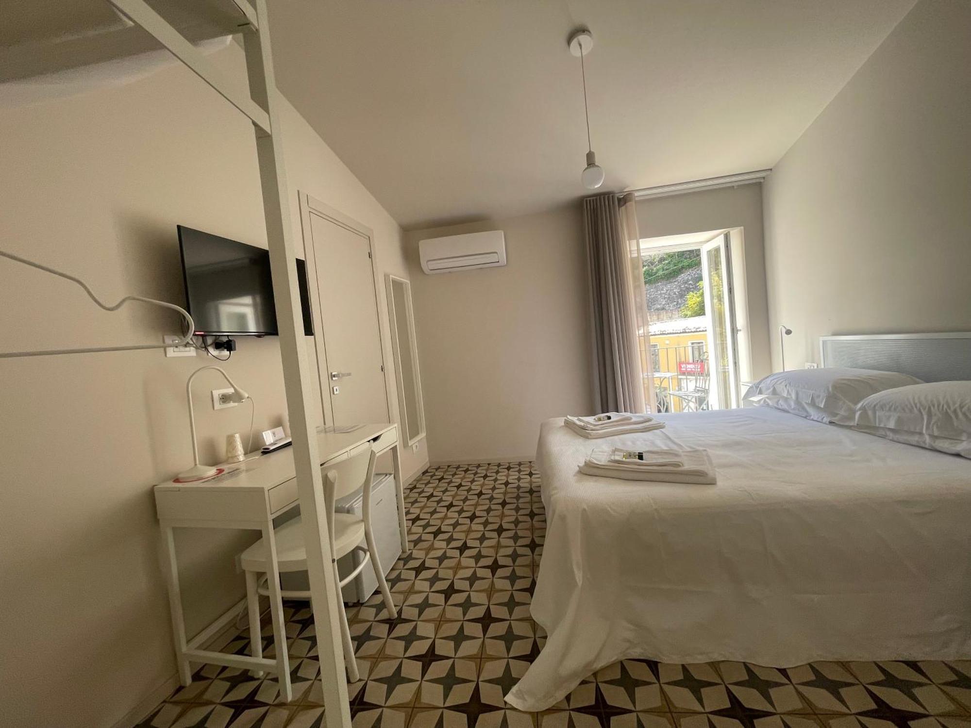 Moronero Hotell Ragusa Eksteriør bilde