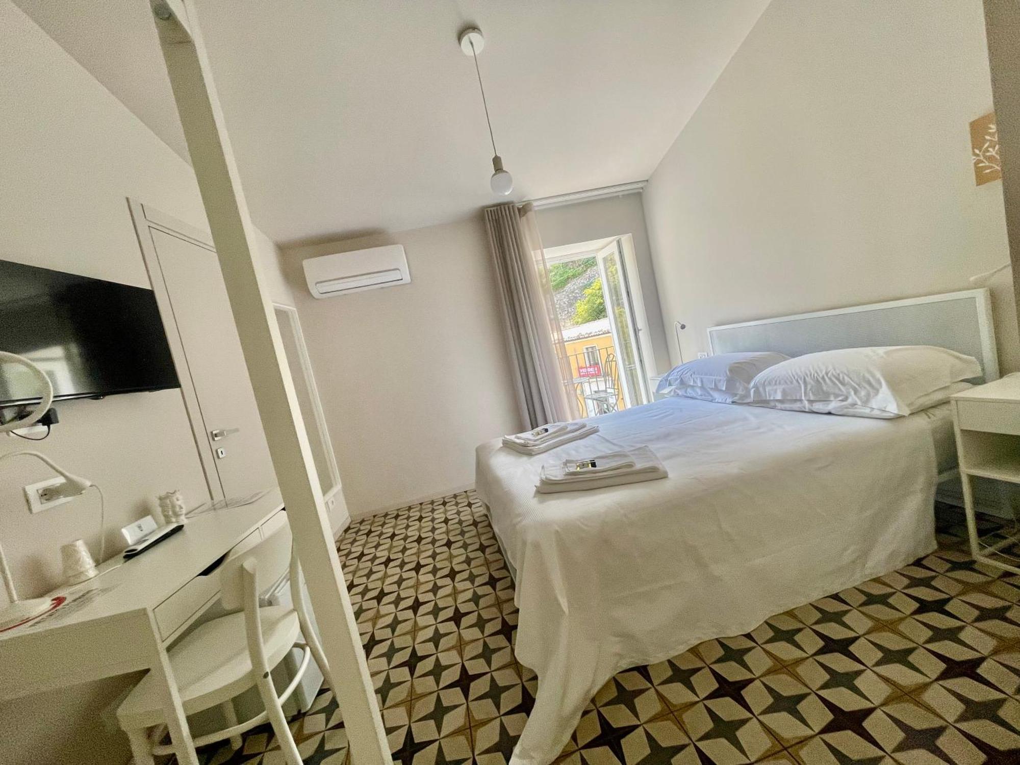 Moronero Hotell Ragusa Eksteriør bilde